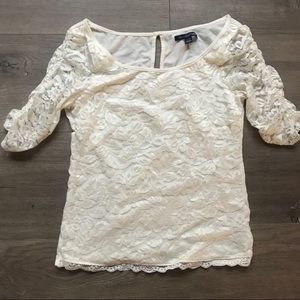 🌸NWOT Lace front 3/4 Sleeve American Eagle top